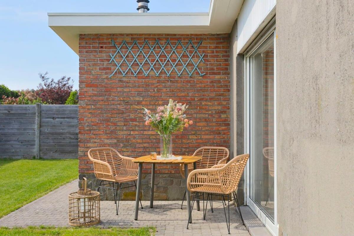 Huswell - Bungalow With Garden At 5 Minutes From The Beach Villa De Haan Exterior photo